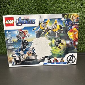LEGO 76142 Marvel Avengers Speeder Bike Attack New Damaged Box